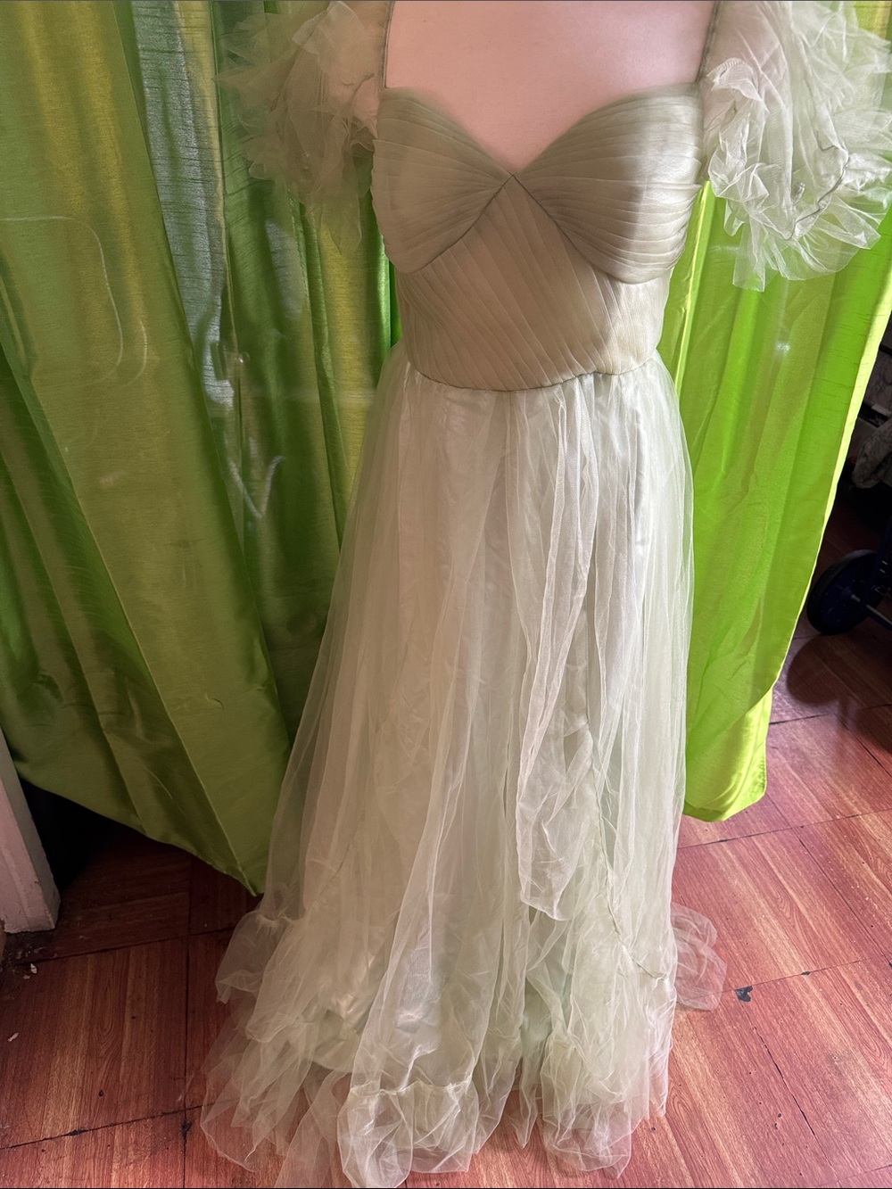 Elegant Light Green Tulle Evening Dress